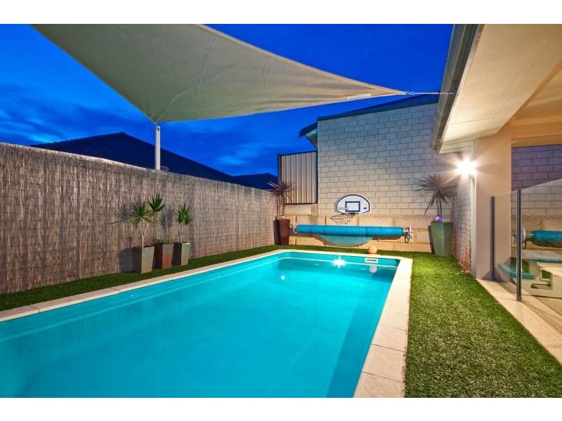 9 Pardalote Way, Tapping WA 6065