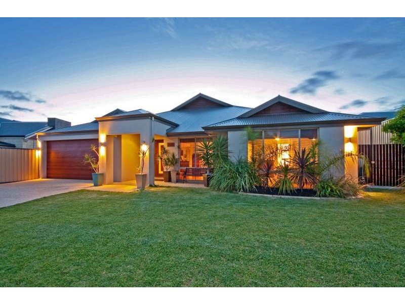 9 Pardalote Way, Tapping WA 6065