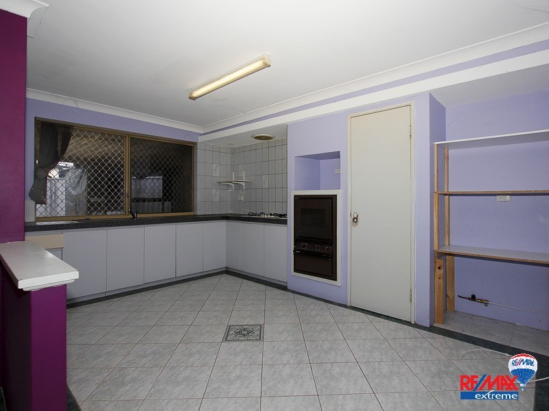 15 Holley Place, Marangaroo WA 6064
