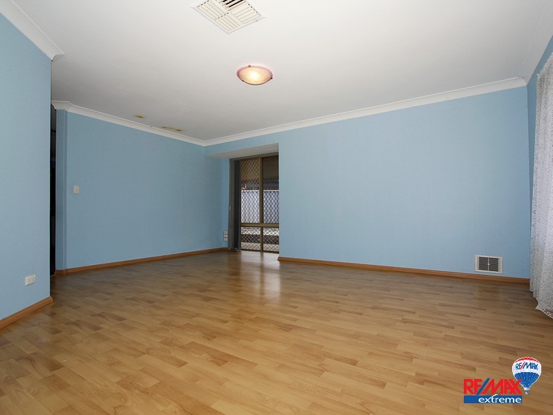 15 Holley Place, Marangaroo WA 6064