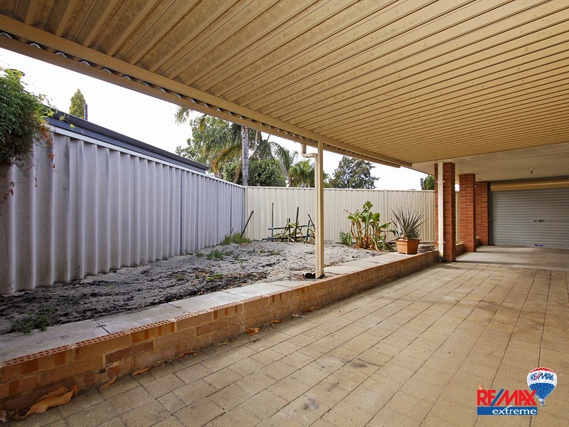 15 Holley Place, Marangaroo WA 6064