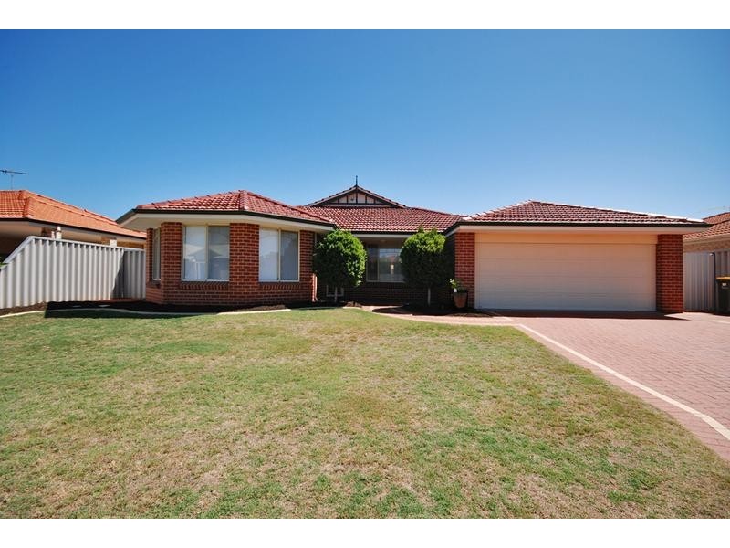 8 Jandabup Close, Sinagra WA 6065