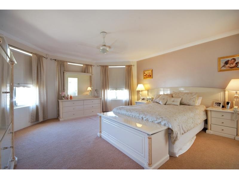 8 Jandabup Close, Sinagra WA 6065