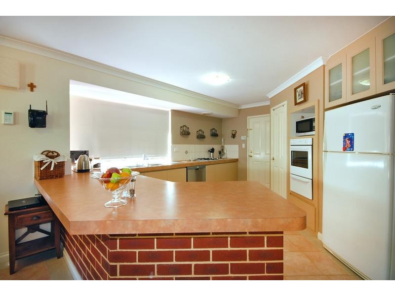 8 Jandabup Close, Sinagra WA 6065