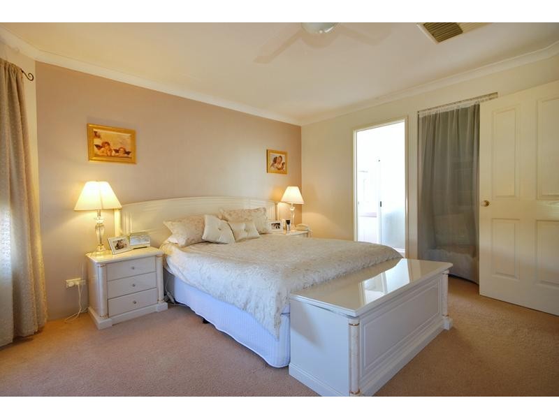 8 Jandabup Close, Sinagra WA 6065