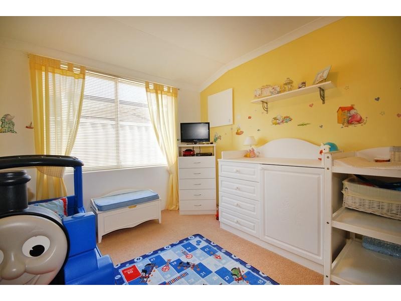 8 Jandabup Close, Sinagra WA 6065