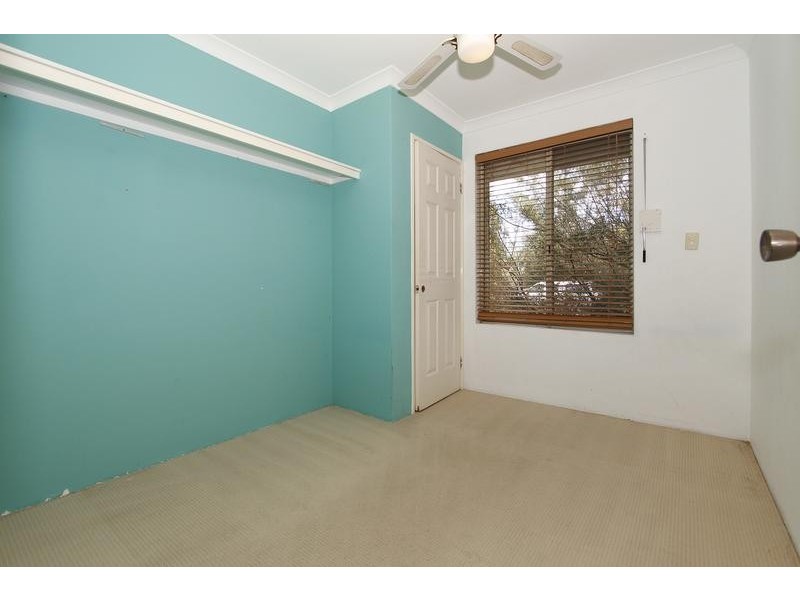 6 Meadow Place, Quinns Rocks WA 6030