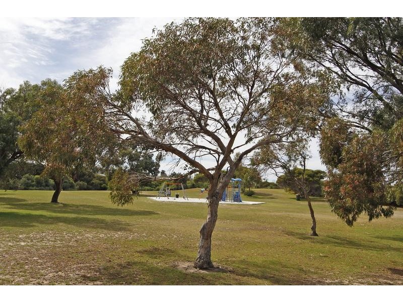 6 Meadow Place, Quinns Rocks WA 6030