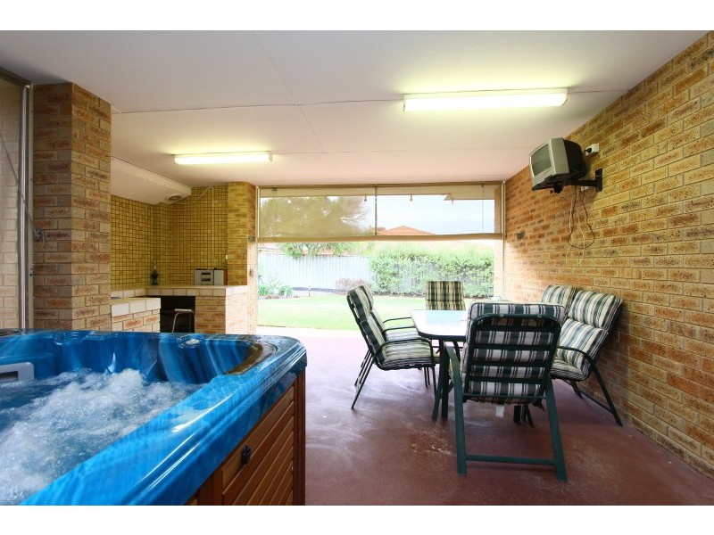 81 Flinders Avenue, Hillarys WA 6025