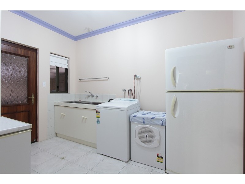 81 Flinders Avenue, Hillarys WA 6025