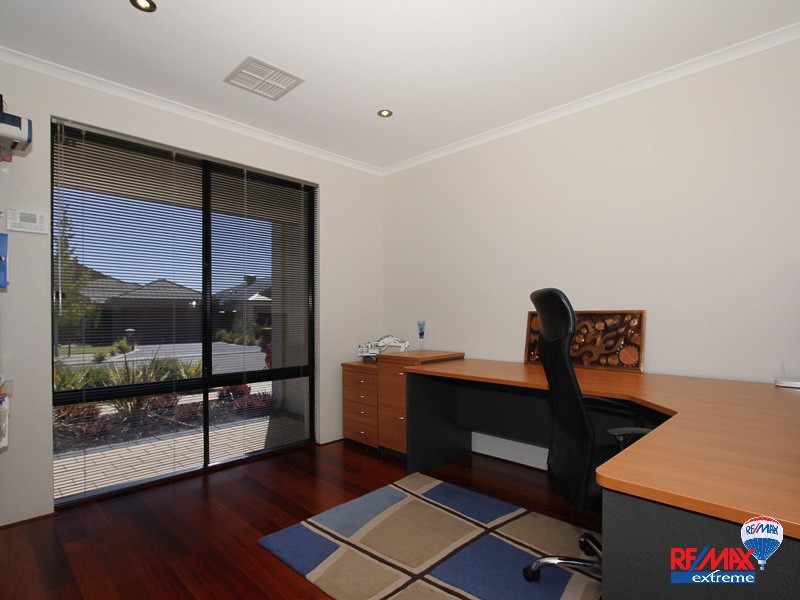 2 Daplin Way, Aveley WA 6069