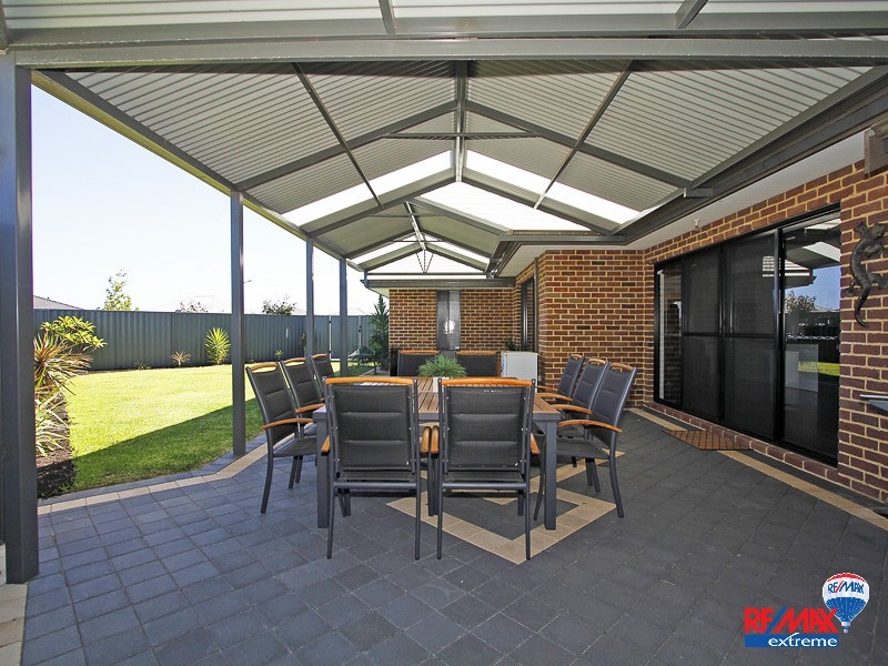 2 Daplin Way, Aveley WA 6069