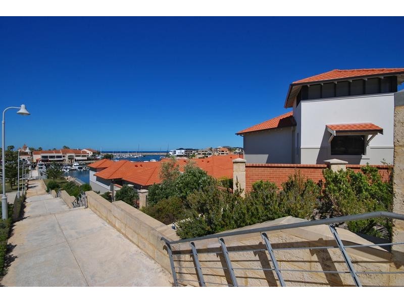 27 Mariners View, Mindarie WA 6030