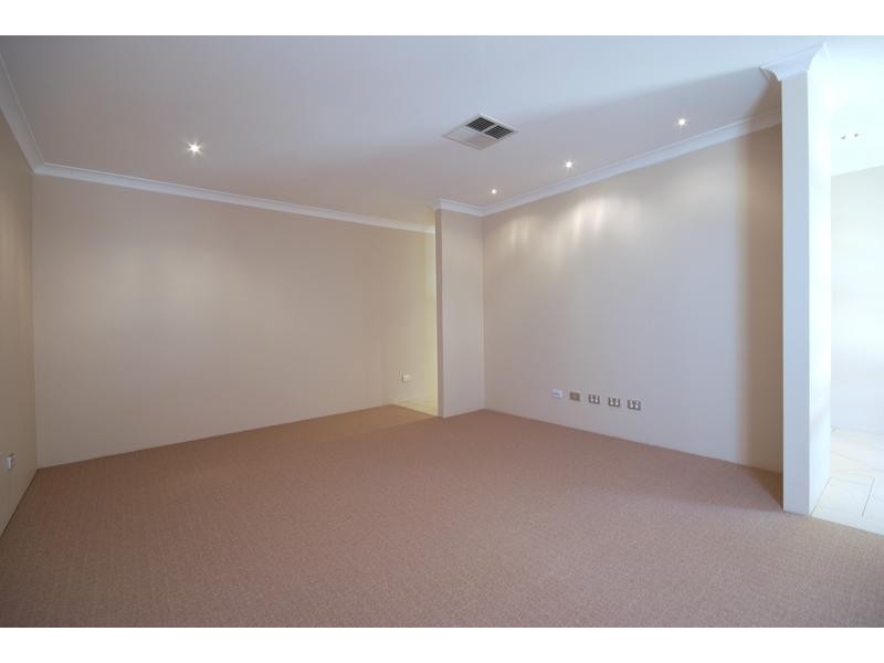 164 St Stephens Crescent, Tapping WA 6065