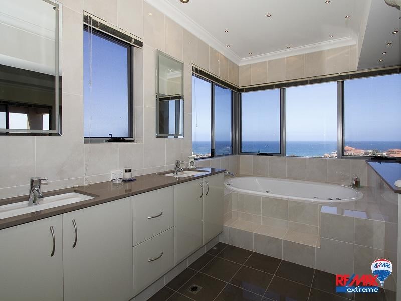 50 Lighthouse Parade, Mindarie WA 6030