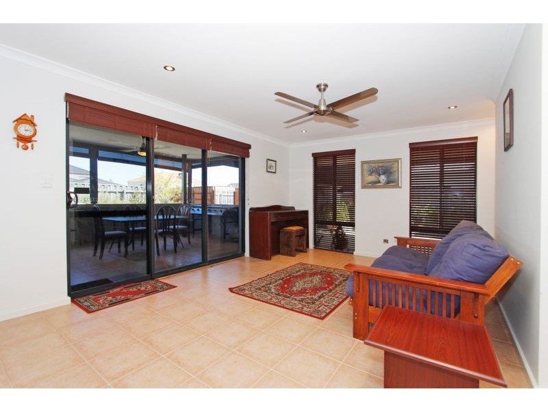 6 Vulcan Place, Quinns Rocks WA 6030