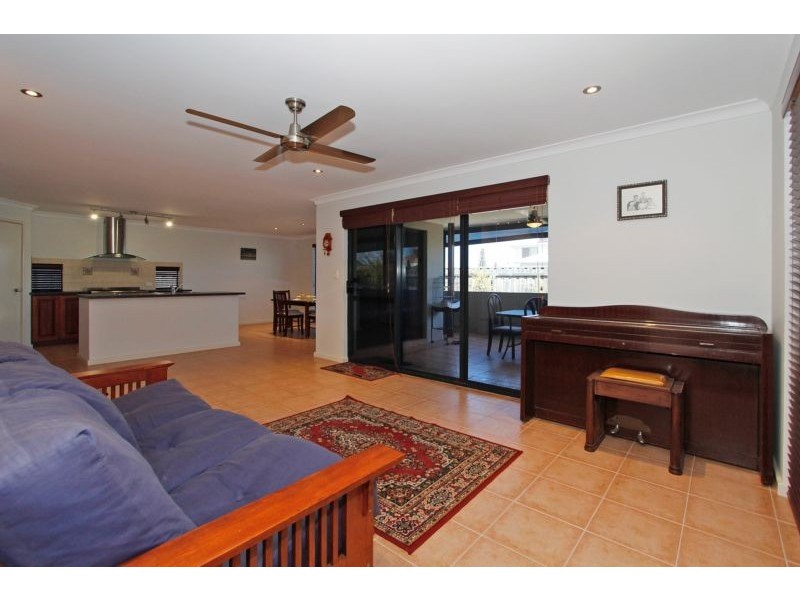 6 Vulcan Place, Quinns Rocks WA 6030