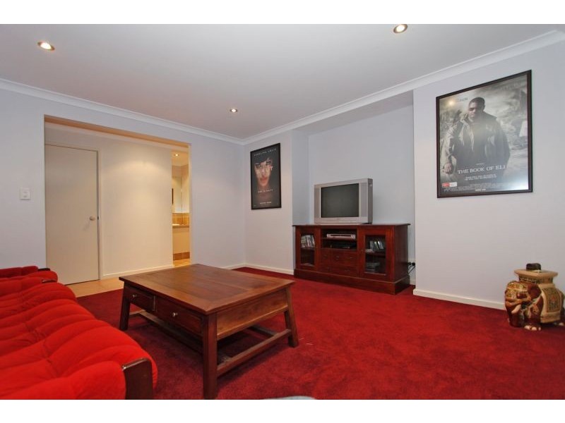 6 Vulcan Place, Quinns Rocks WA 6030