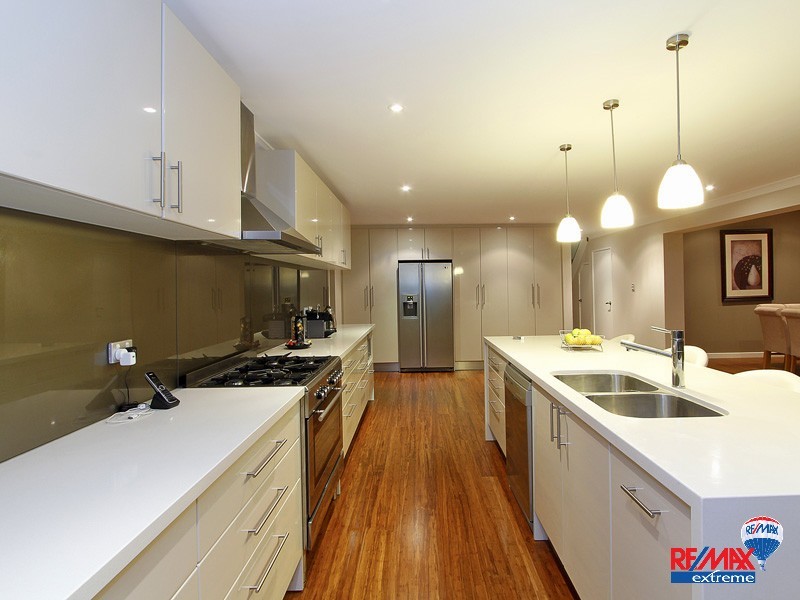 10 Mabena Place, Ocean Reef WA 6027