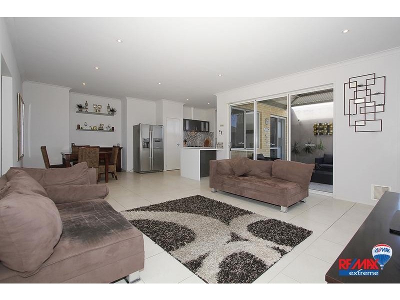 1 Pymore Crescent, Butler WA 6036