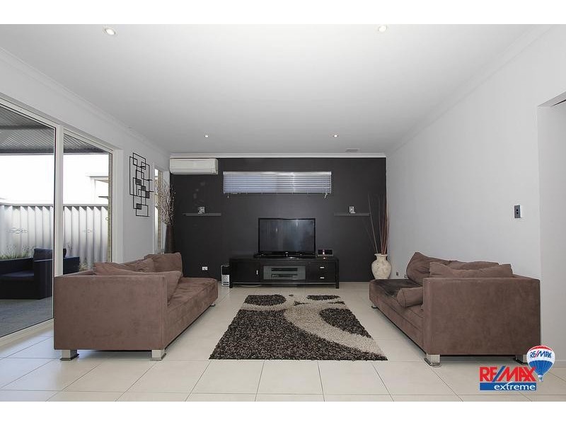 1 Pymore Crescent, Butler WA 6036