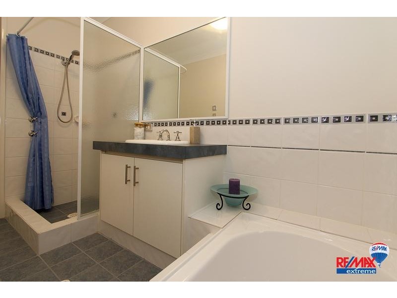 25 Grand Paradiso Parade, Merriwa WA 6030