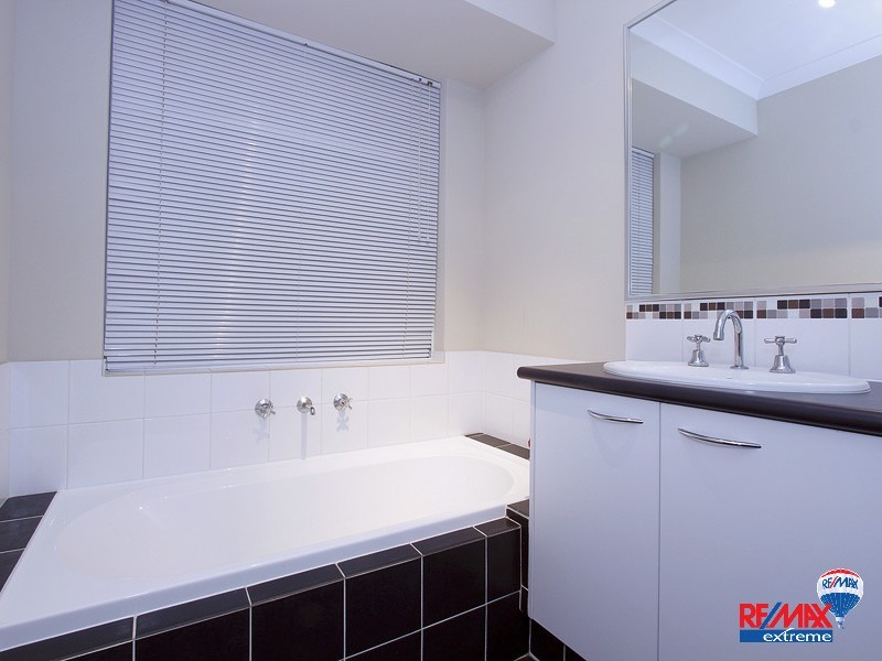 4 Fedamore Approach, Ridgewood WA 6030