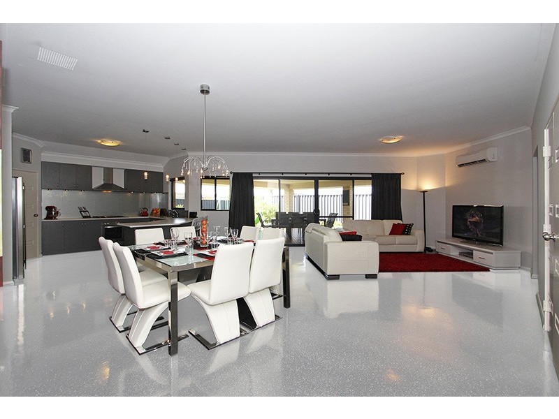 30 Achilles Loop, Iluka WA 6028