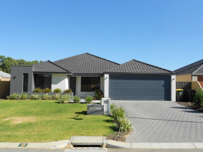 9 Broadford Ave, Butler WA 6036