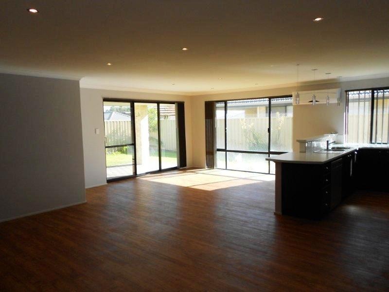9 Broadford Ave, Butler WA 6036