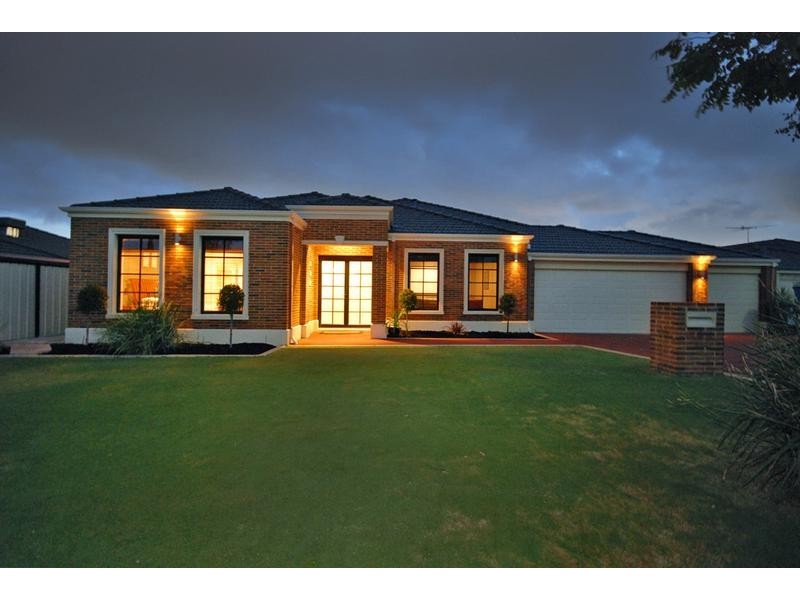 4 Jindare Loop, Carramar WA 6031