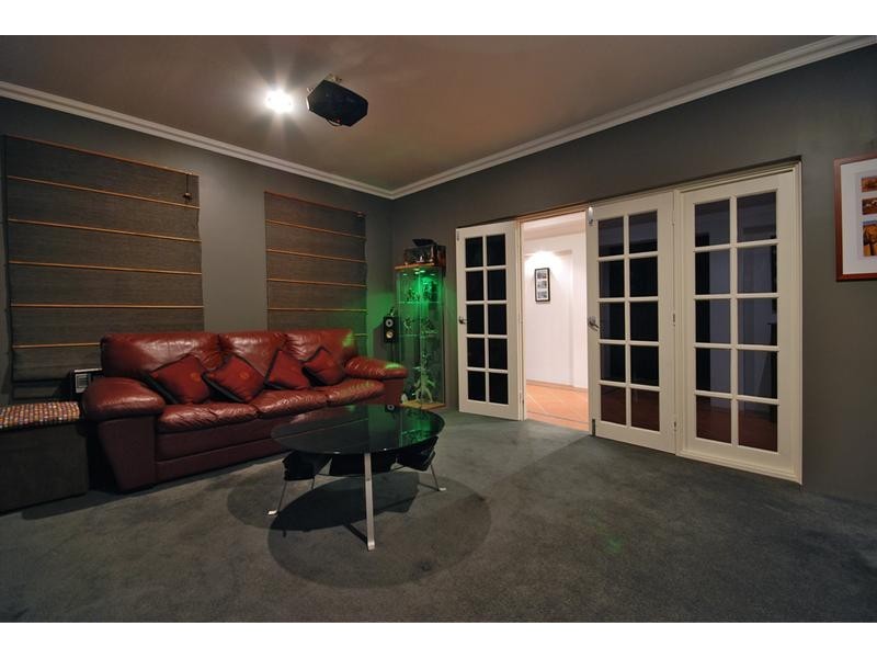 4 Jindare Loop, Carramar WA 6031