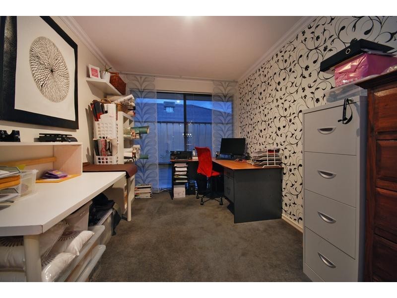 4 Jindare Loop, Carramar WA 6031