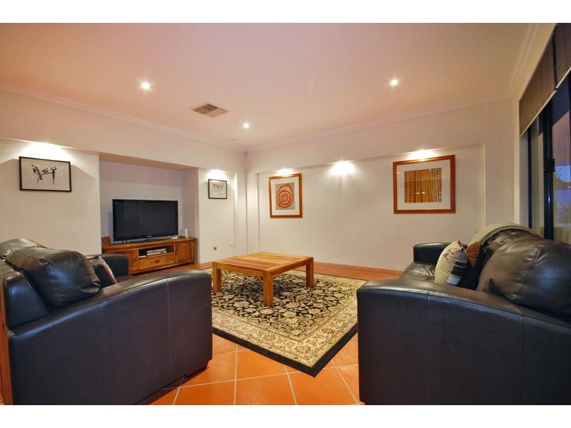 4 Jindare Loop, Carramar WA 6031