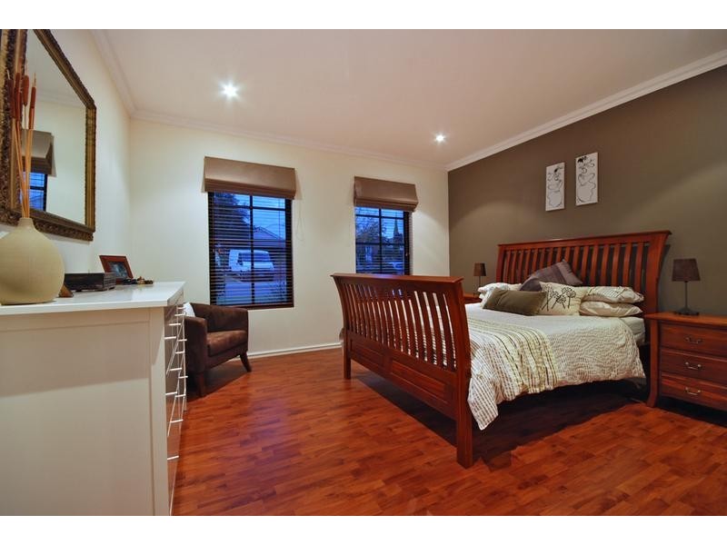 4 Jindare Loop, Carramar WA 6031