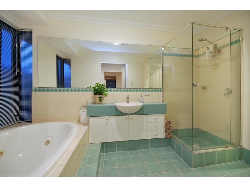 4 Jindare Loop, Carramar WA 6031