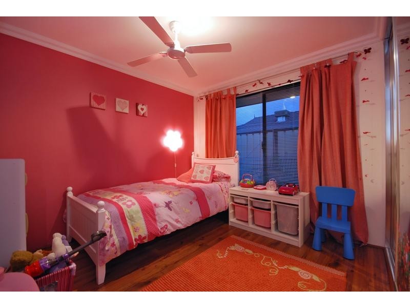 4 Jindare Loop, Carramar WA 6031