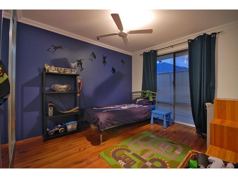 4 Jindare Loop, Carramar WA 6031