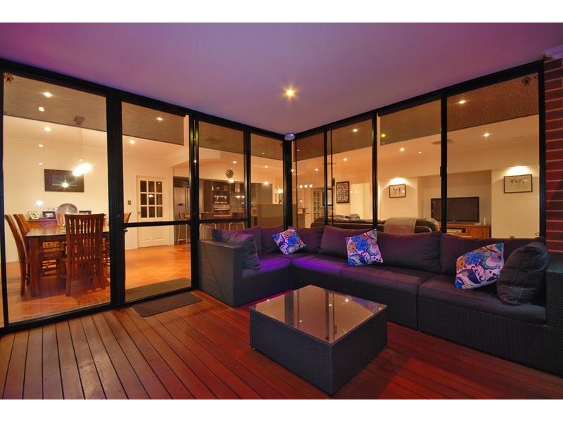 4 Jindare Loop, Carramar WA 6031