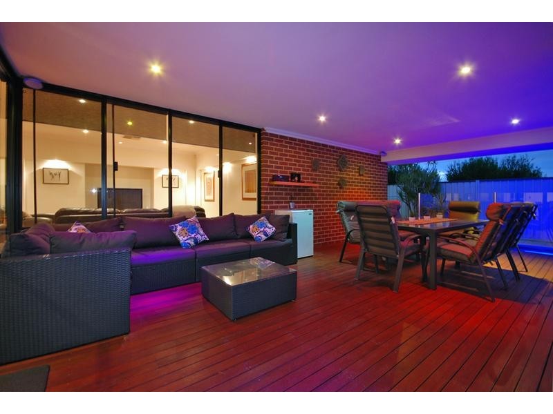 4 Jindare Loop, Carramar WA 6031