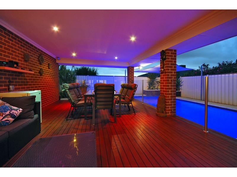 4 Jindare Loop, Carramar WA 6031
