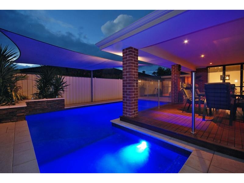 4 Jindare Loop, Carramar WA 6031