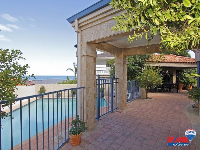 37 Southern Cross Circle, Ocean Reef WA 6027