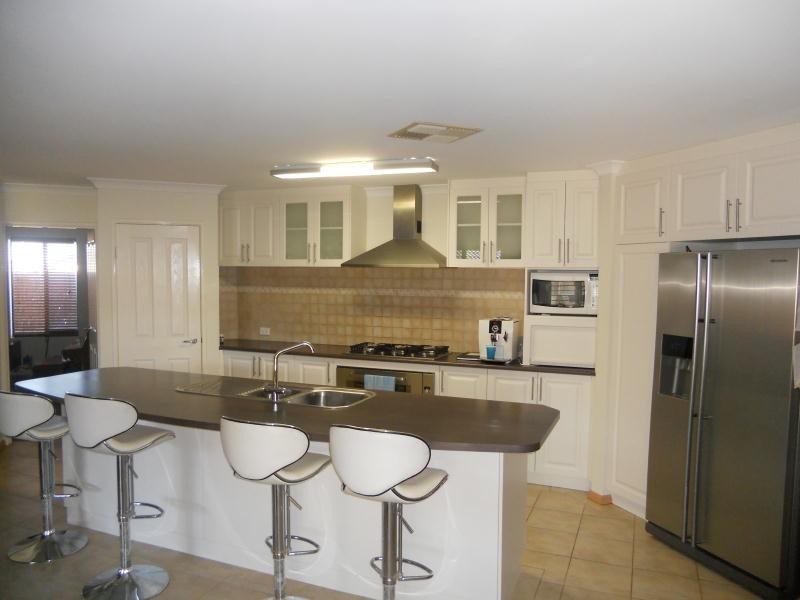 41 Crown Point Cres, Butler WA 6036