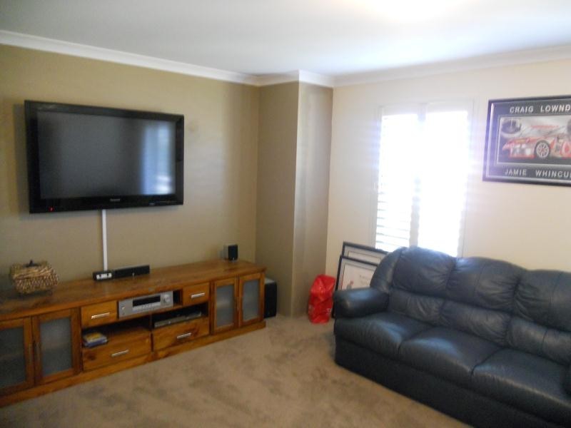 41 Crown Point Cres, Butler WA 6036