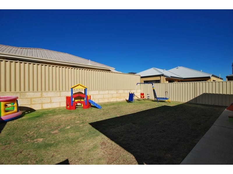 17 Baldwin Link, Butler WA 6036