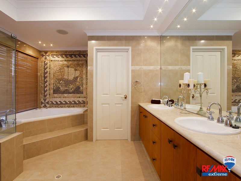 217 Flinders Ave, Hillarys WA 6025