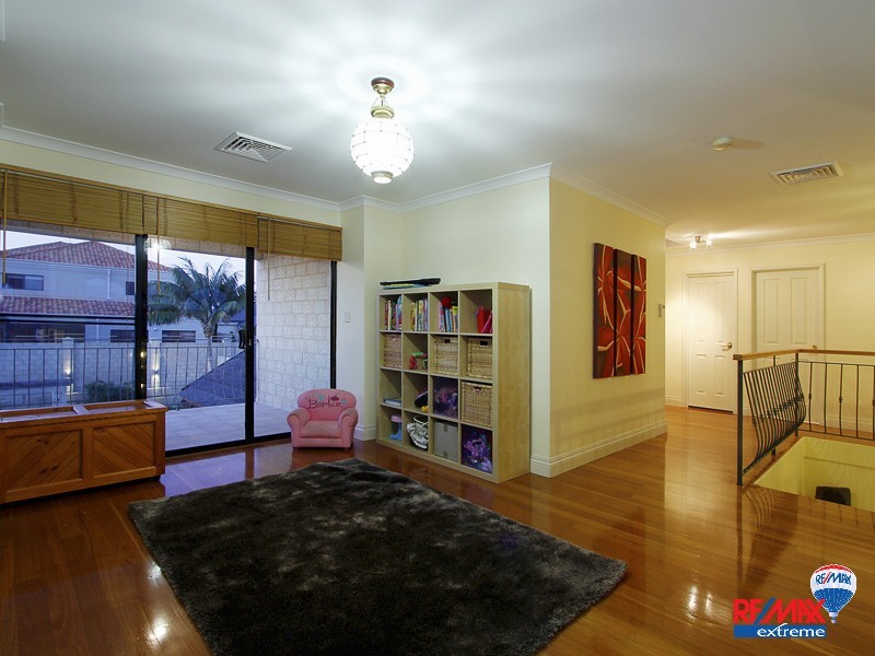 217 Flinders Ave, Hillarys WA 6025