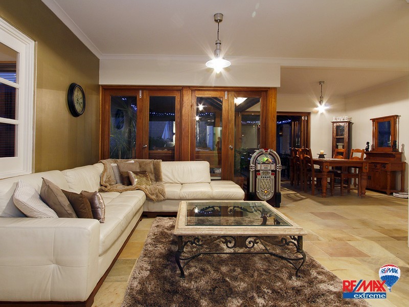 217 Flinders Ave, Hillarys WA 6025