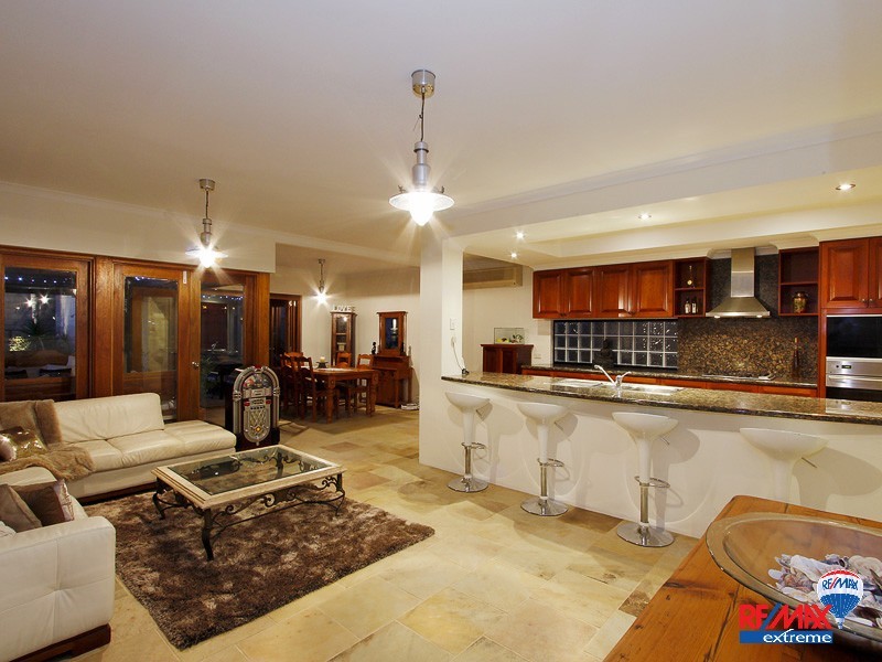 217 Flinders Ave, Hillarys WA 6025